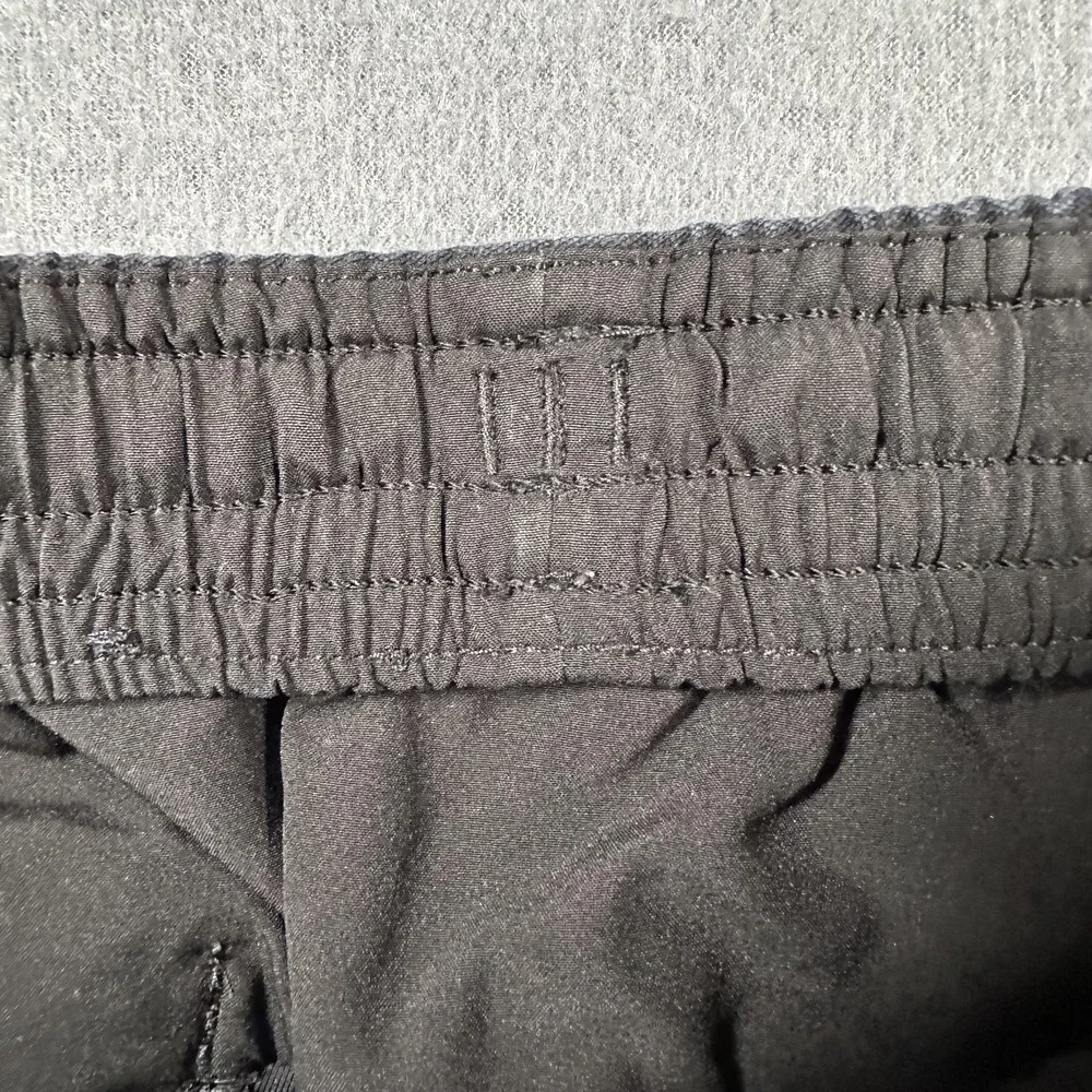Lululemon Utilitech Pull On Classic Fit Pants Mens Large‎ Black Elastic Waist